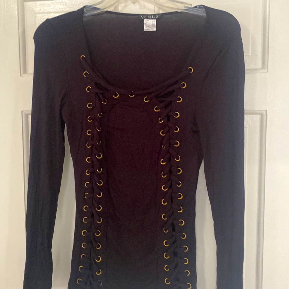 Black and gold shirt.